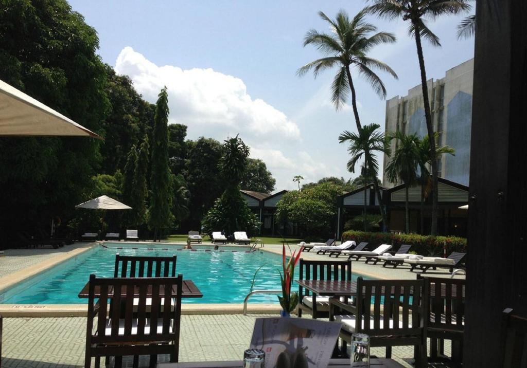 Douala Rabingha Hotel エクステリア 写真